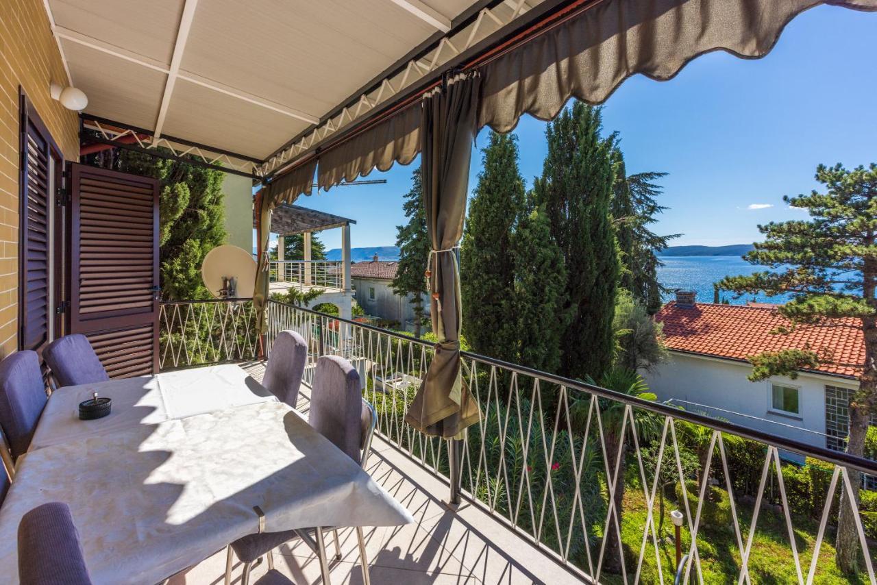 Apartments Hinic Selce Exterior photo