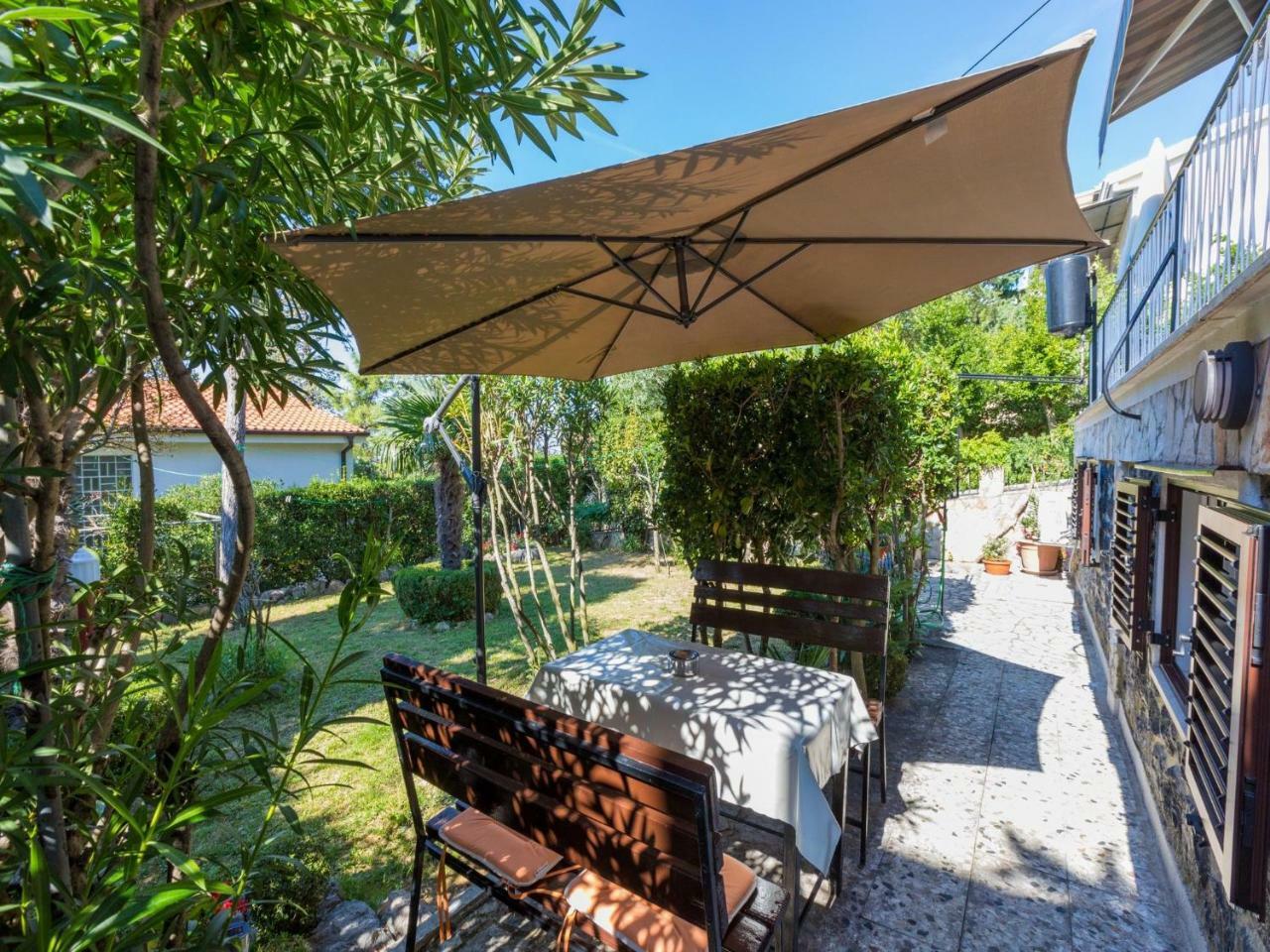 Apartments Hinic Selce Exterior photo
