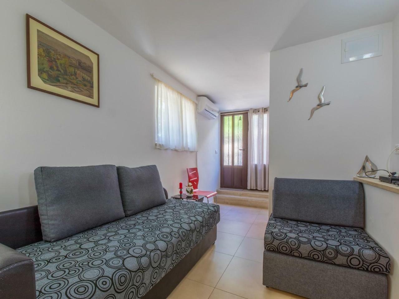 Apartments Hinic Selce Exterior photo